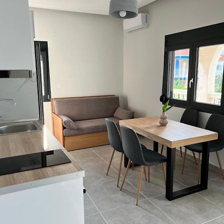Aurora Apartments Vrasná Exteriör bild
